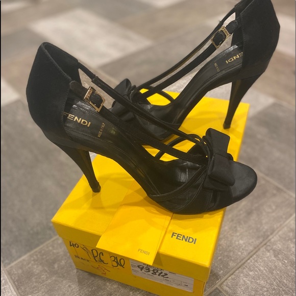 ❌Sold❌Fendi Satin Bow Ankle Strap Heels - Picture 10 of 11